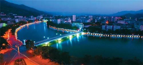 愧天怍人是指什么生肖（愧天怍人的意思）